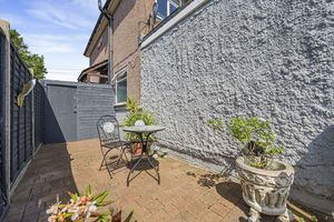 Side Patio- click for photo gallery